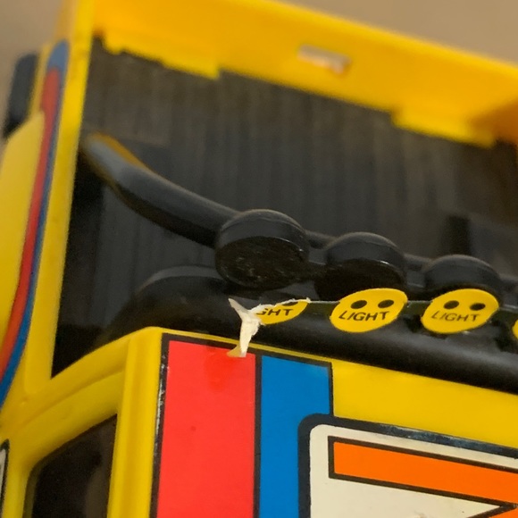 VINTAGE 4x4 OFF ROADER RADIO SHACk( NO REMOTE). - Picture 8 of 11